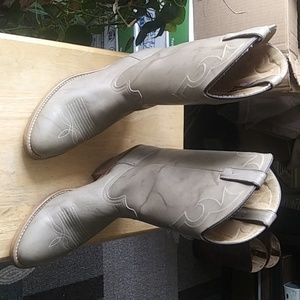 Acme cowboy boots. 10.5 10 1/2. Tan